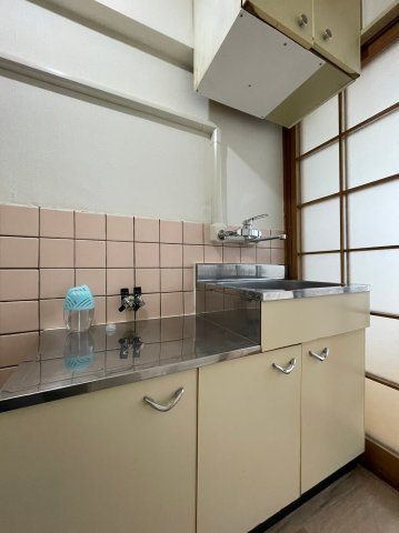 岡住マンションのキッチン|※写真は別の部屋のものです。