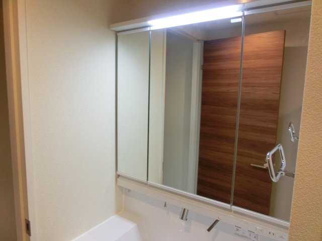 フォレ・ド・フルールの独立洗面台