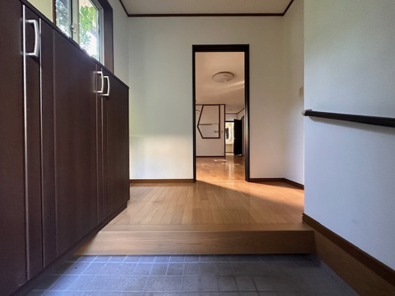 【玄関】 | 伊東市玖須美元和田　戸建