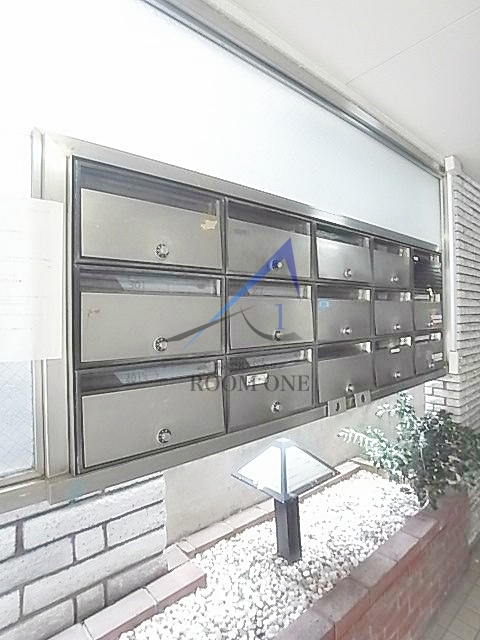 レジディス大森のその他共用部分|集合ポストです。