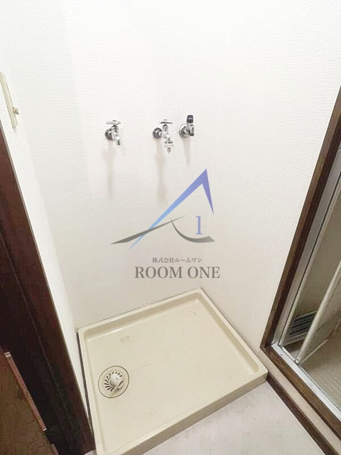 レジディス大森のその他|洗濯機置き場です。