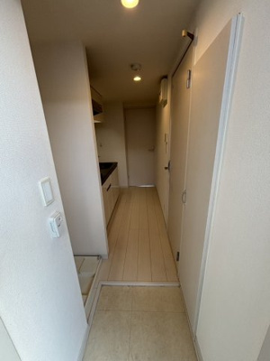 【玄関】 | リブリ・千葉公園 | ※同物件・同タイプの写真です。