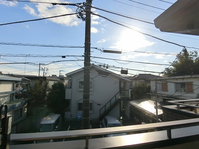 イズミ　ヒルトップ　アパートメントの展望|★リビングは日当たり良好です★