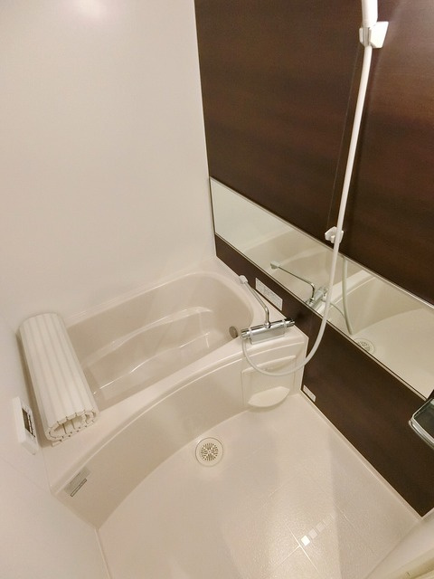 イズミ　ヒルトップ　アパートメントの浴室|★追い焚き付きバス★