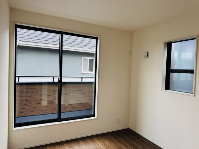 八王子市　丸山町　新築一戸建て　２期の洋室|～2階バルコニーに面している5.0帖の洋室です～