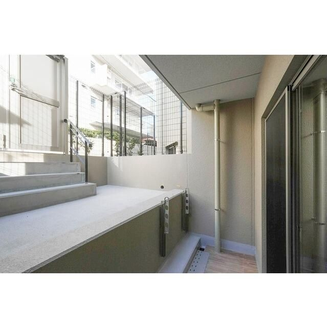 スタイリオ三軒茶屋のバルコニー