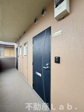 ＲＯＵＮＤ　ＰＵＲＥ　２１のエントランス