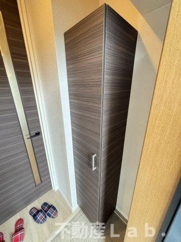 ＲＯＵＮＤ　ＰＵＲＥ　２１の玄関