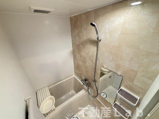 ＲＯＵＮＤ　ＰＵＲＥ　２１の浴室