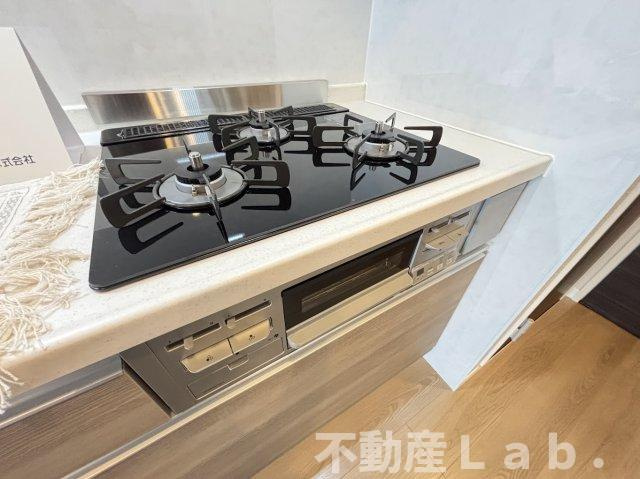 ＲＯＵＮＤ　ＰＵＲＥ　２１のキッチン