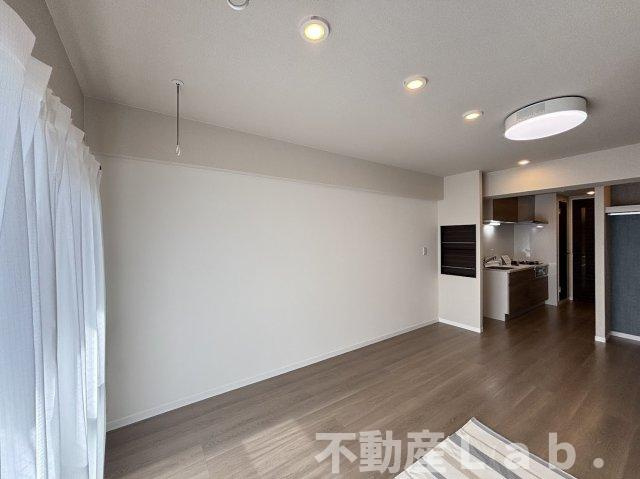 ＲＯＵＮＤ　ＰＵＲＥ　２１の居間・リビング