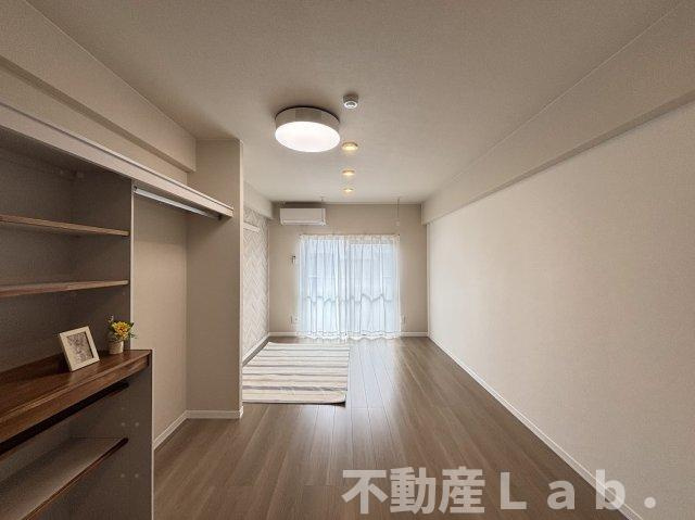 ＲＯＵＮＤ　ＰＵＲＥ　２１の居間・リビング