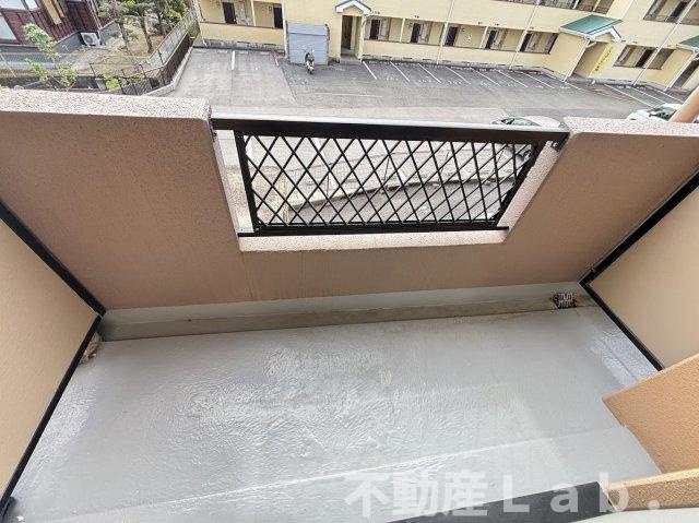 ＲＯＵＮＤ　ＰＵＲＥ　２１のバルコニー