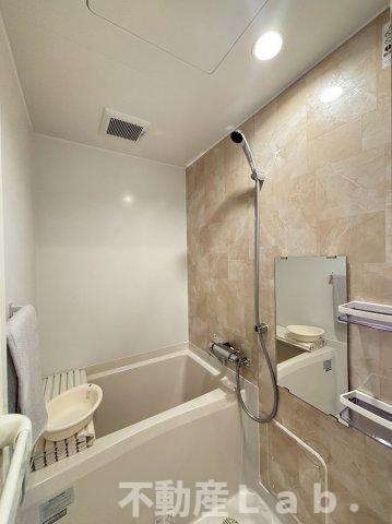 ＲＯＵＮＤ　ＰＵＲＥ　２１の浴室