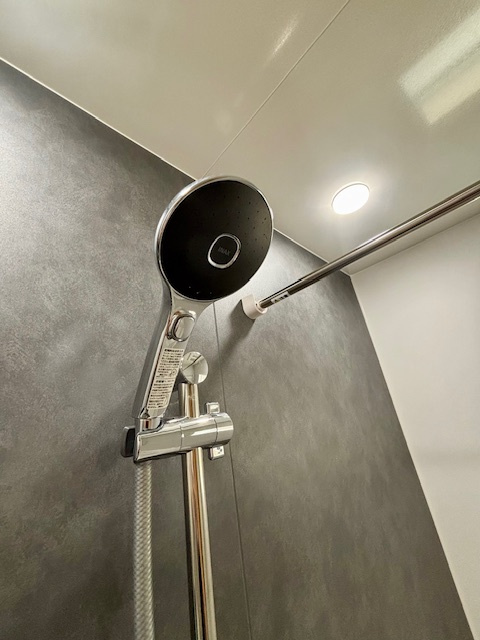 筑後市西牟田　8号地の浴室|ワイドタイプのシャワーヘッドは気持ちいいですね(^^♪