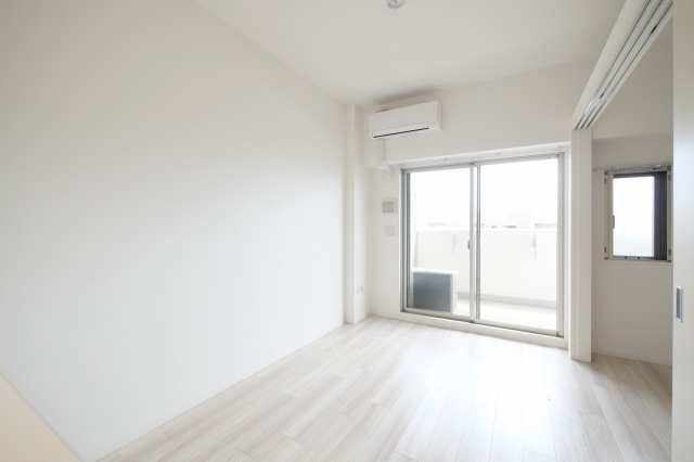 セレニテ西中島アリア壱番館の居間・リビング