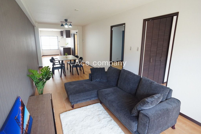 【居間・リビング】 | 長吉コーポ2号棟 | 【LDK：ゆったり約19帖！】クロス貼替え、床材張替え、室内水廻り設備一新、建具新調、ハスクリーニング済みです☆