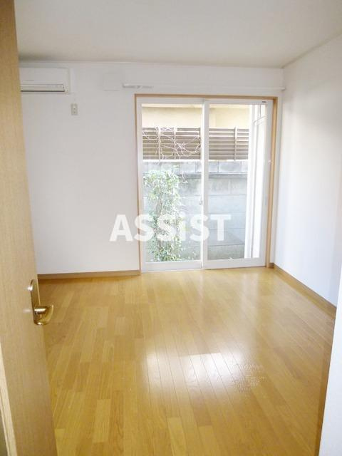 グレイス代々木の居間・リビング