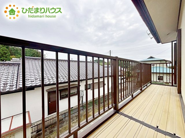 【バルコニー】 | 小美玉市堅倉　中古戸建 | バルコニー付きなら洗濯物がたくさん干せて乾きやすいですね