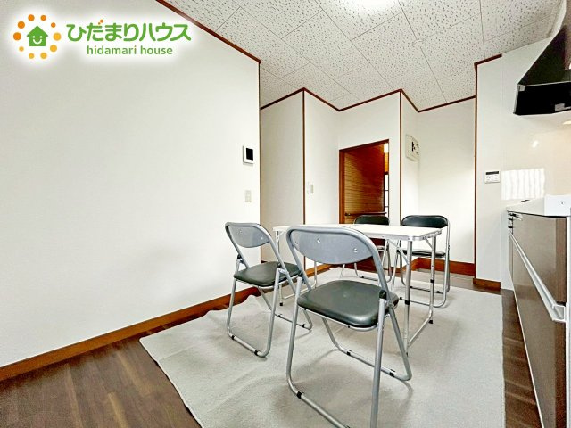 【居間・リビング】 | 小美玉市堅倉　中古戸建 | 風通しが良いため、夏は風を感じて涼しく過ごせます(^^♪