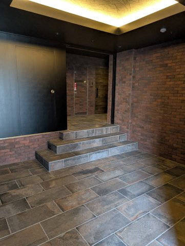 ロクラス博多のロビー