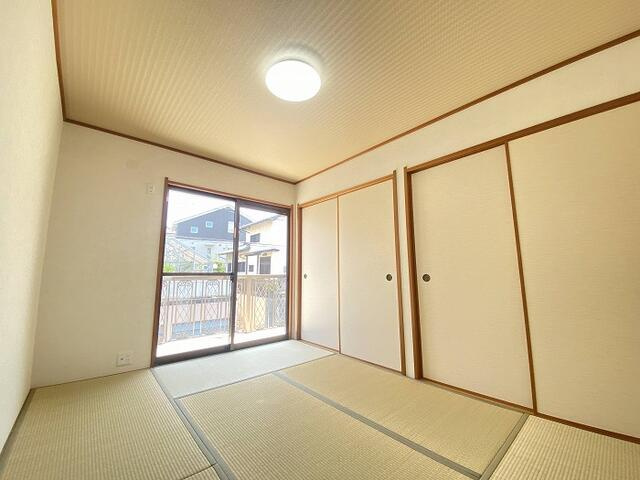 東海市加木屋町鎌吉良根の和室