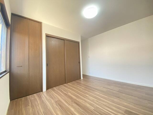 東海市加木屋町鎌吉良根の洋室