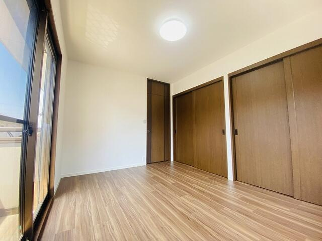 東海市加木屋町鎌吉良根の洋室