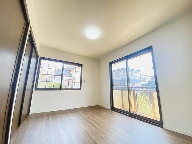 東海市加木屋町鎌吉良根の洋室