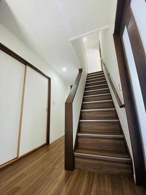 東海市加木屋町鎌吉良根の玄関