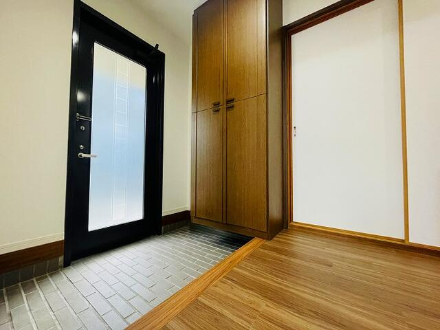 東海市加木屋町鎌吉良根の玄関