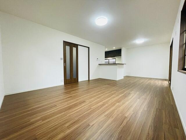 東海市加木屋町鎌吉良根の洋室