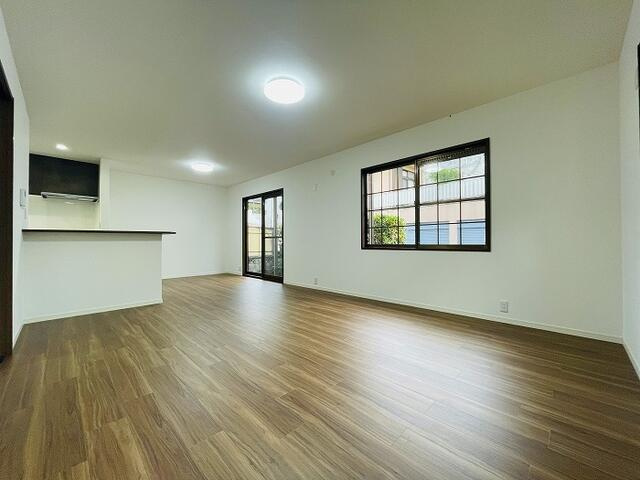 東海市加木屋町鎌吉良根の居間・リビング