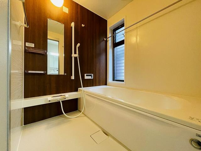 東海市加木屋町鎌吉良根の浴室