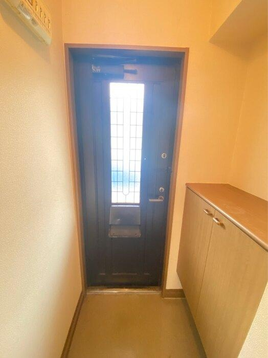 フローラルハイツの玄関|ネットも完備◆