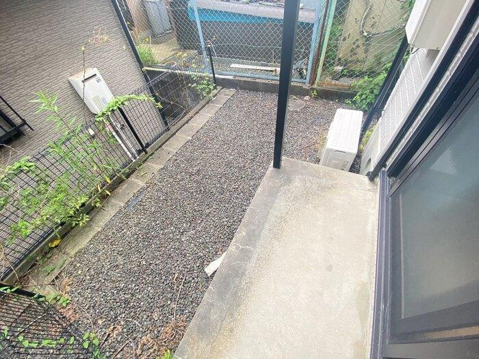 フローラルハイツのバルコニー|2階はバルコニーです★