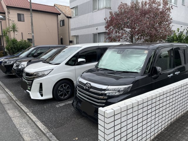 ドルミール　Ⅱの駐車場