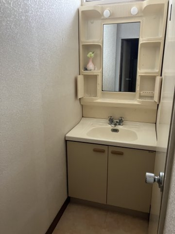 桐生市三吉町戸建の独立洗面台