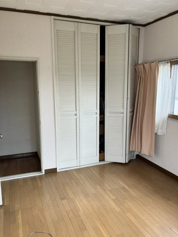 桐生市三吉町戸建の洋室