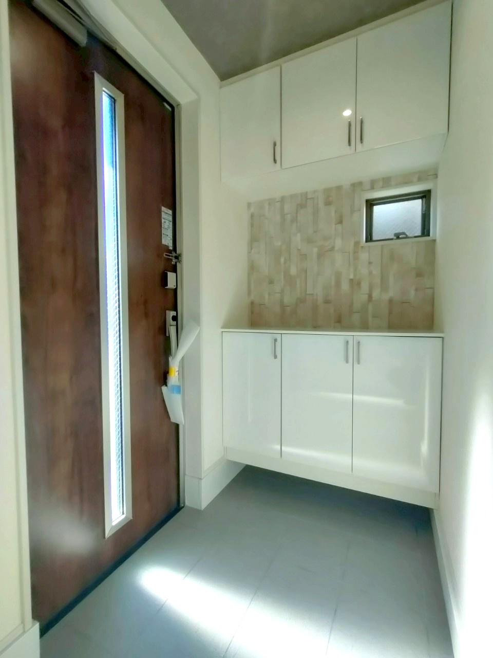 北葛飾郡松伏町　　大字松伏　新築戸建　全1棟の玄関|施工例です