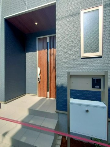 北葛飾郡松伏町　　大字松伏　新築戸建　全1棟の玄関|施工例です