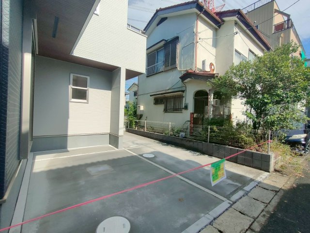 北葛飾郡松伏町　　大字松伏　新築戸建　全1棟の駐車場|施工例です