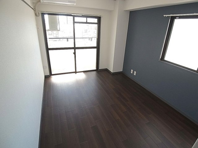 【居間・リビング】 | KY上沢 | 明るく清潔感ある室内、改装済で綺麗