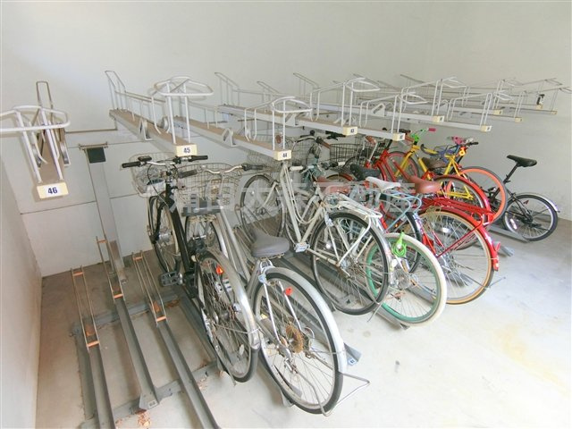ヴォーガコルテ西馬込アジールコートのその他共用部分|屋根付きラック式の駐輪場　空き状況等詳細はお問合せください。