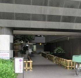 【エントランス】 | ラ・フォレ根岸 | ゆとりのあるエントランスです