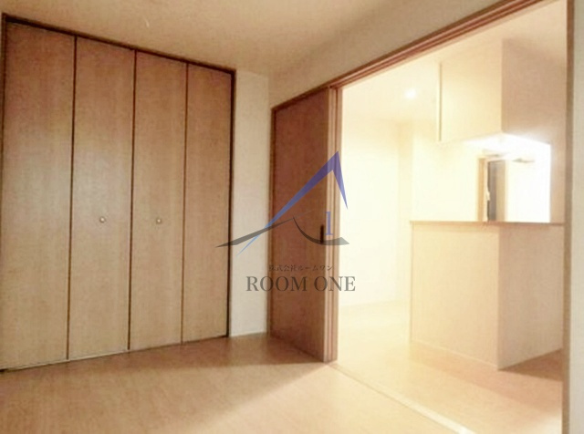 ＴＡＴＳＵＭＩビルの居間・リビング|洋室のお部屋です。