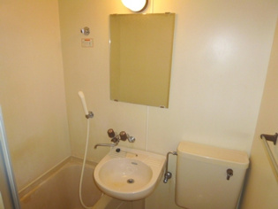 浴室内に洗面台付き！