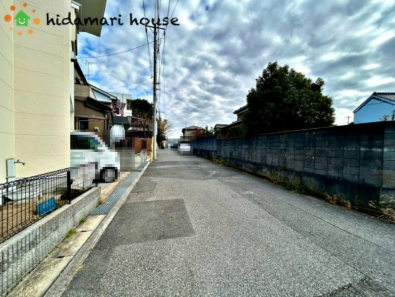 見沼区深作2丁目　中古戸建の前面道路含む現地写真
