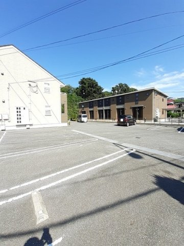 シェトラーゼの駐車場