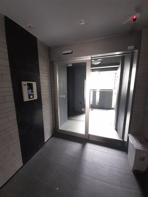 ブレイ　ダ　ブリクのエントランス